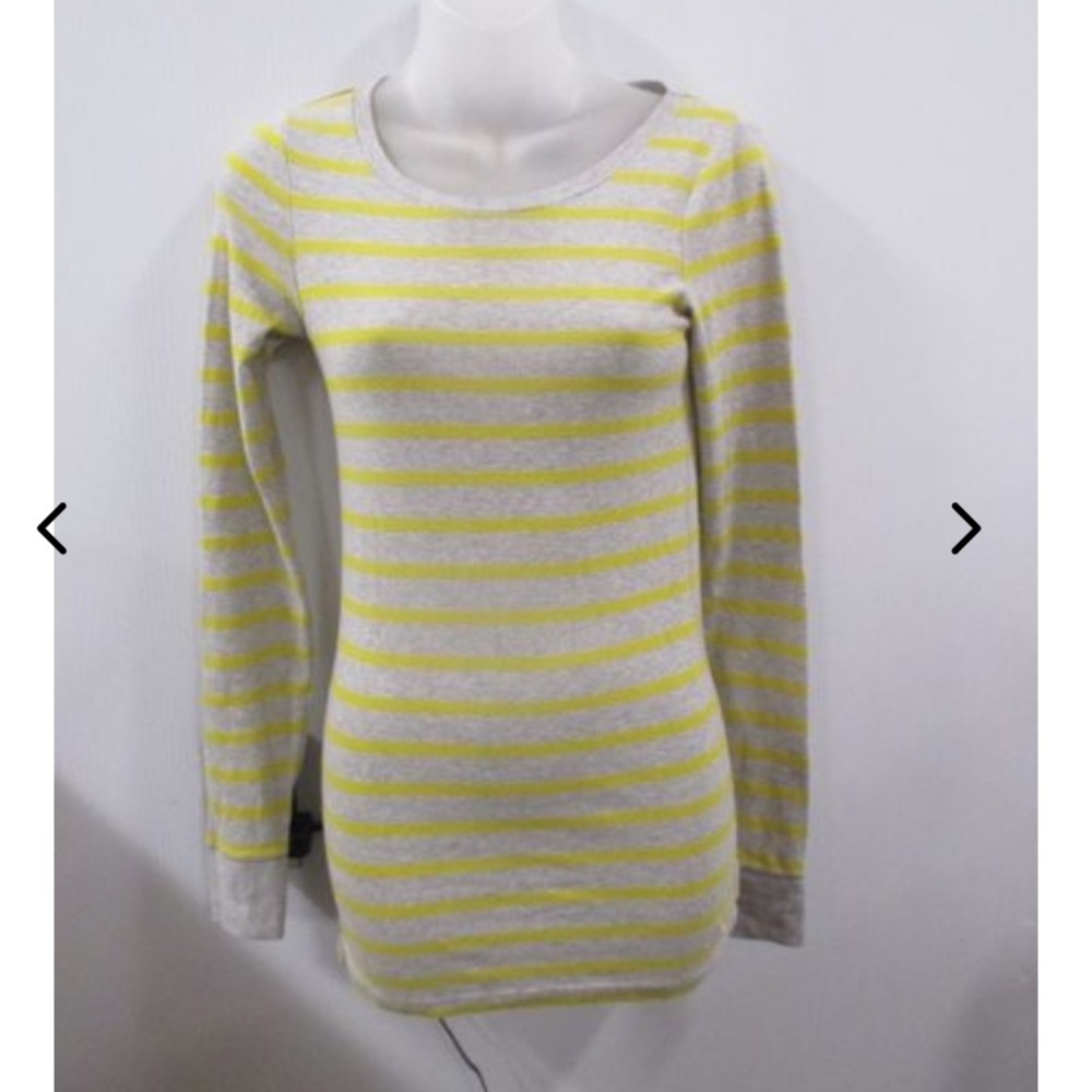 American Eagle Outfitters sz medium long sleeved striped yellow and grey sweater